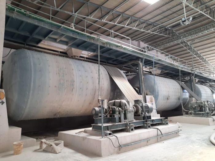 Ball mills preparing the porcelain body